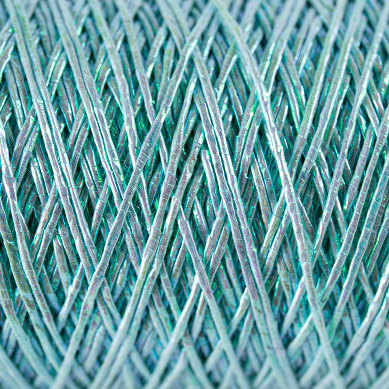 Filato decorativo con lucentezza metallica